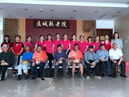 慰问盘城敬老院孤寡老人2