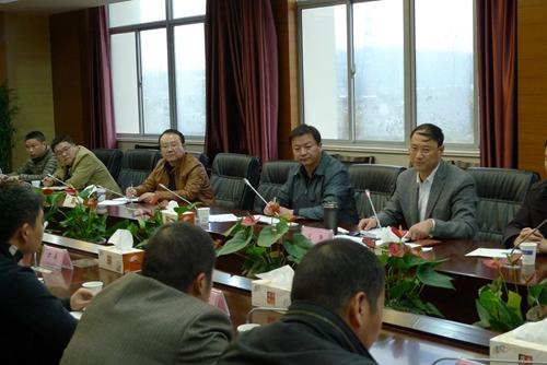 王校长在后勤餐饮管理工作会议现场2