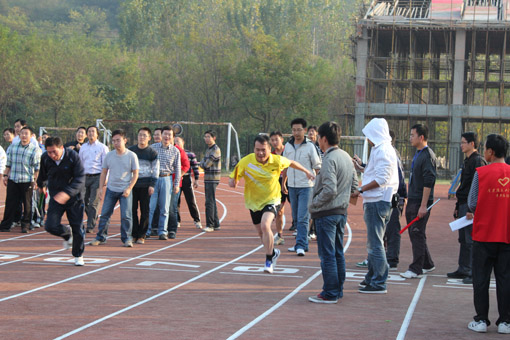 第41届学校运动会后勤运动员精彩瞬间4