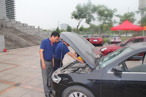 优质服务月系列活动之教职工车辆维修保养3