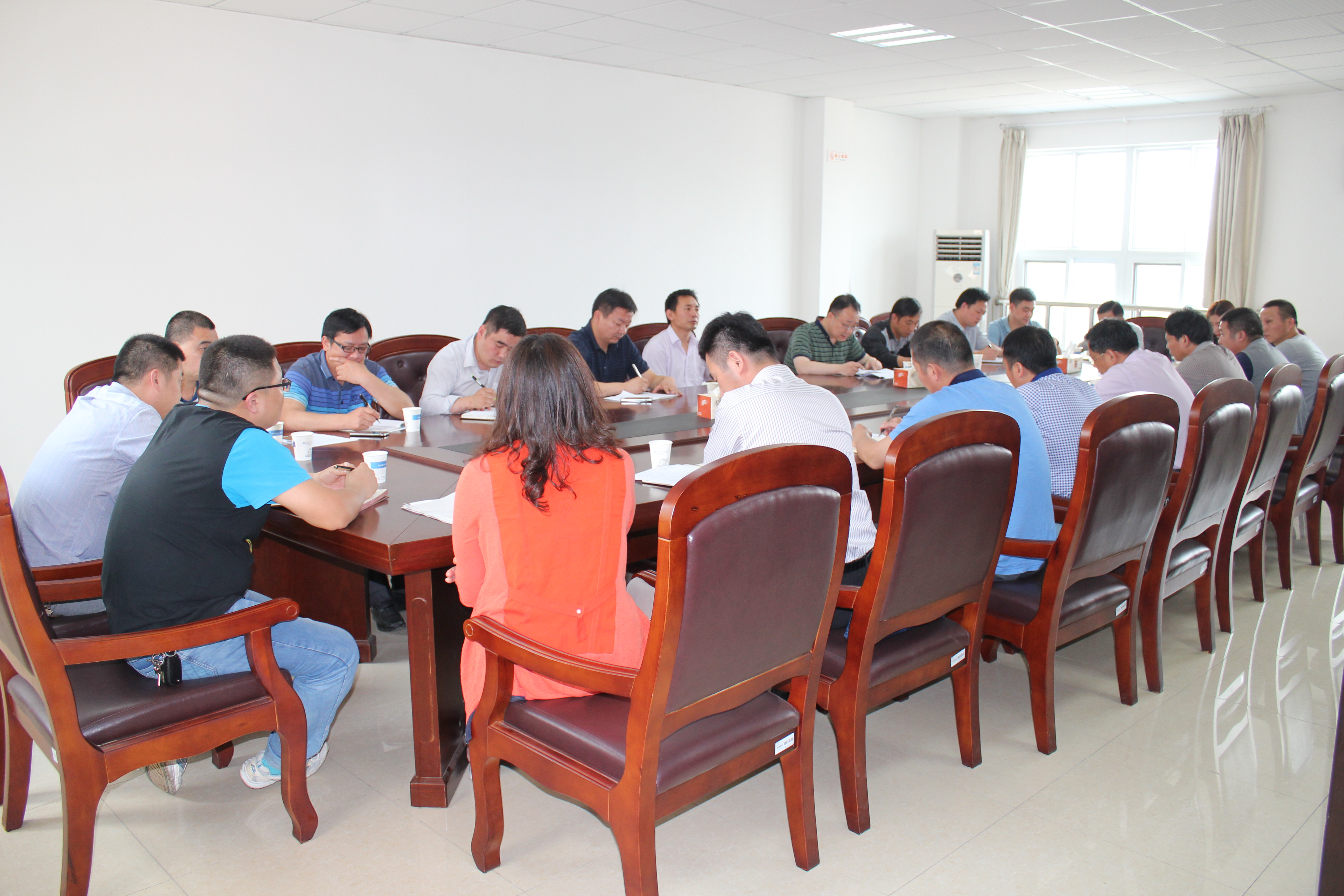 后勤服务总公司召开餐饮管理工作会议