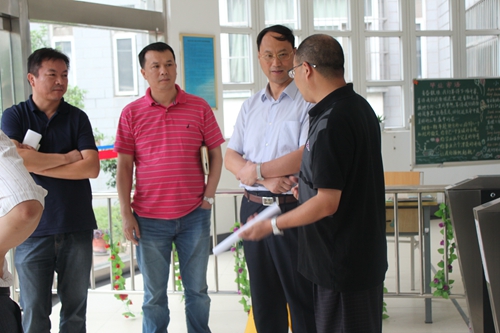 王尧副校长赴后勤一线调研指导工作2015.7（1）