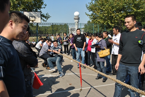 饮食中心2010拔河