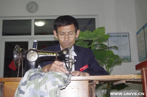 她们是阿姨,她们更像是母亲5