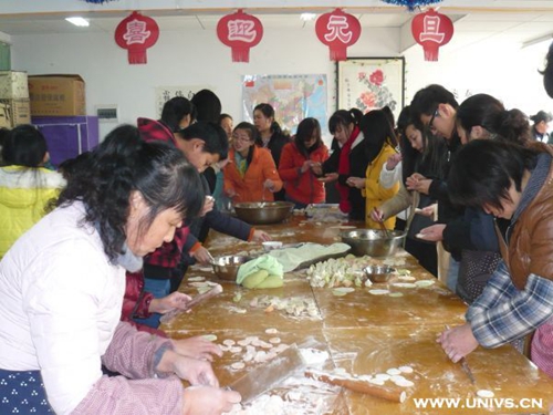 她们是阿姨,她们更像是母亲8