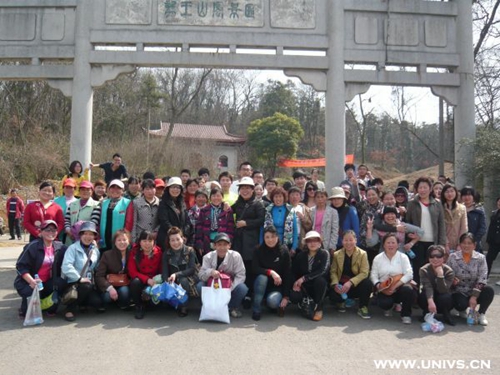 她们是阿姨,她们更像是母亲12