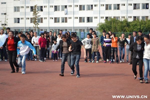 她们是阿姨,她们更像是母亲11