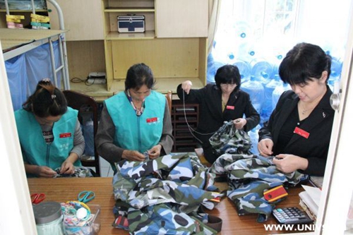 她们是阿姨,她们更像是母亲4